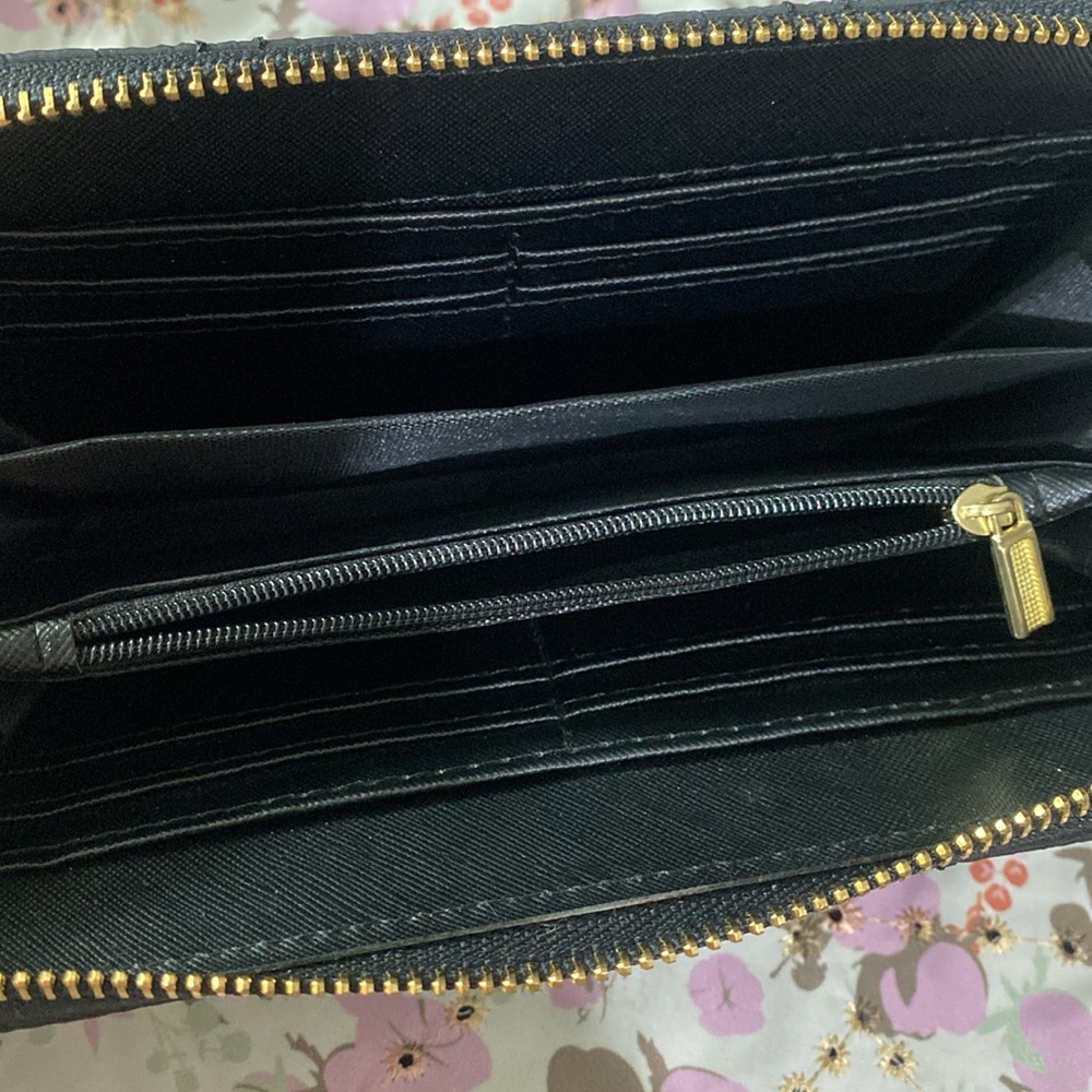 Louis Vuitton Black Zipper Clutch Wallet - Picture 8 of 8